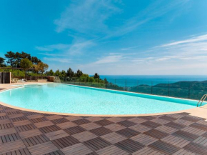 Albatros - swimming pool with sea view and small terrace